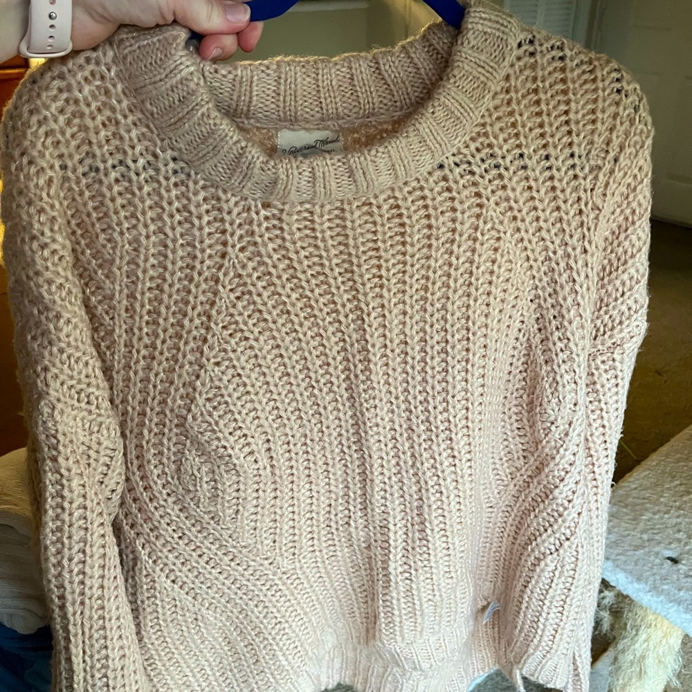 Tan Universal Thread Sweater size L
